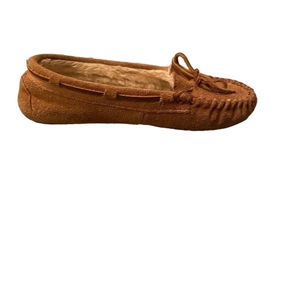 Minnitonka Women’s Leather Moccasins - Picture 6 of 10